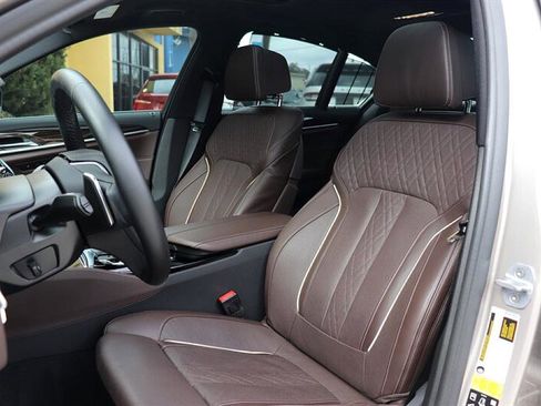 Used 2019 BMW 540i xDrive w/ Executive Package image 11