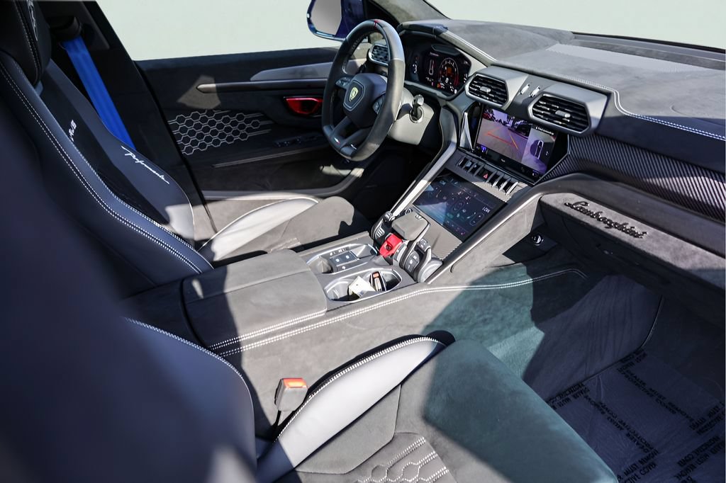 Used 2024 Lamborghini Urus Performante AWD/4WD image 34