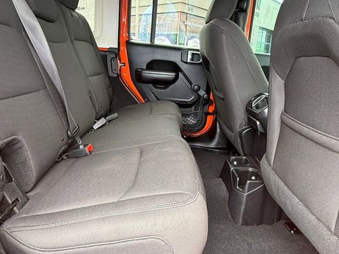 Used 2018 Jeep Wrangler Unlimited Sport AWD/4WD image 37
