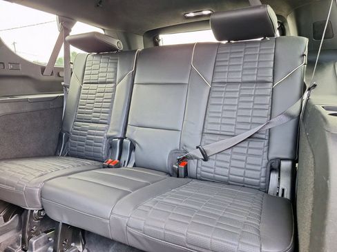 Used 2023 Cadillac Escalade ESV Sport Platinum w/ Heavy-Duty Trailer Package image 12