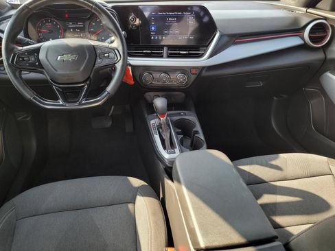 Used 2025 Chevrolet Trax RS w/ Driver Confidence Package FWD image 16