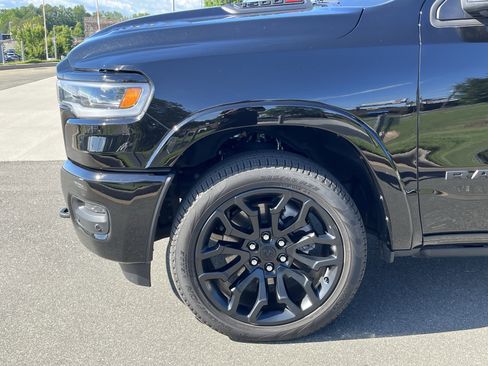 Used 2025 RAM 1500 Limited AWD/4WD image 13