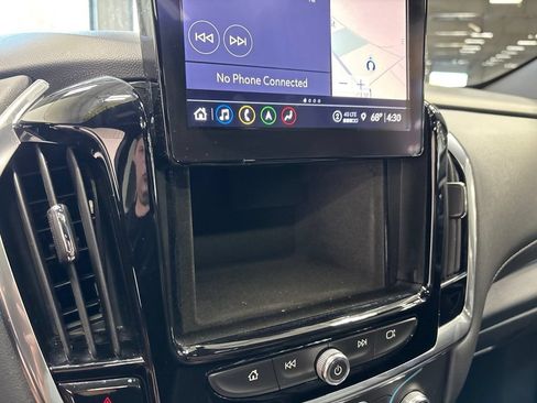 Used 2023 Chevrolet Traverse LT w/ LT Premium Package AWD/4WD image 31