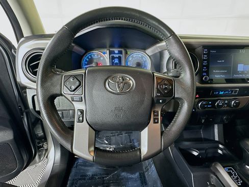 Used 2021 Toyota Tacoma SR5 RWD image 15