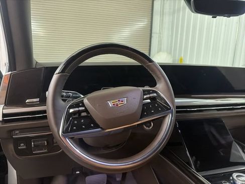 Certified 2026 Cadillac Escalade Luxury w/ LPO, Floor Liner Package RWD image 16