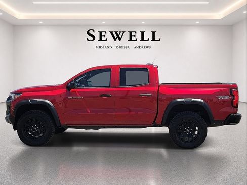 Used 2023 Chevrolet Colorado Trail Boss AWD/4WD image 2