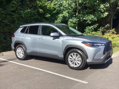 Certified 2023 Toyota Corolla Cross LE AWD/4WD image 7