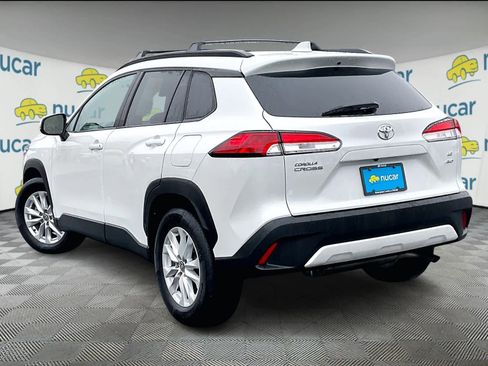 Used 2024 Toyota Corolla Cross LE image 4