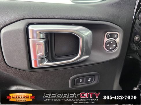 New 2025 Jeep Gladiator Sport image 12