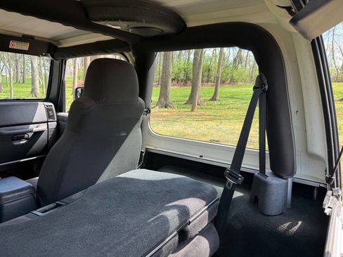 Used 2003 Jeep Wrangler SE image 37