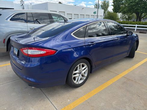 Used 2015 Ford Fusion SE w/ Equipment Group 202A FWD image 2