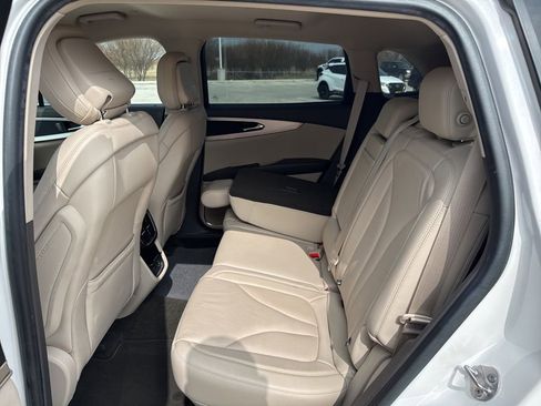 Used 2020 Lincoln Nautilus FWD w/ Equipment Group 101A image 11