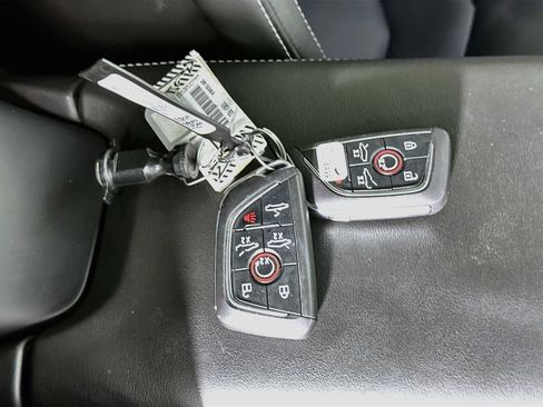 Used 2024 Chevrolet Corvette Stingray Preferred Conv w/ 2LT RWD image 32