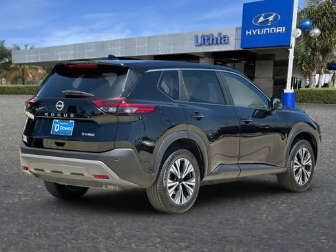 Used 2022 Nissan Rogue SV AWD/4WD image 3