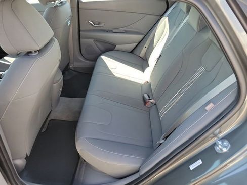 Certified 2025 Hyundai Elantra SEL FWD image 21