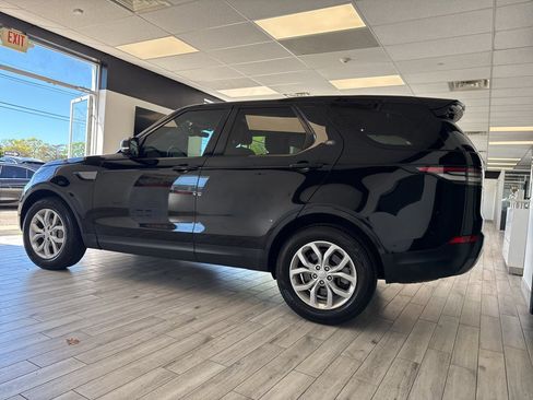 Used 2019 Land Rover Discovery SE AWD/4WD image 4