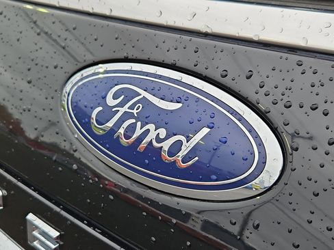 Used 2024 Ford Expedition Limited image 27