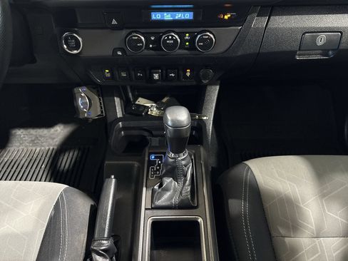 Used 2023 Toyota Tacoma TRD Off-Road w/ Technology Package RWD image 20