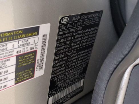 Used 2017 Land Rover Range Rover HSE AWD/4WD image 32