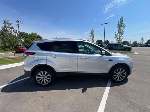 Used 2017 Ford Escape Titanium FWD image 4