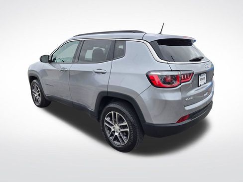 Used 2018 Jeep Compass Latitude AWD/4WD image 4