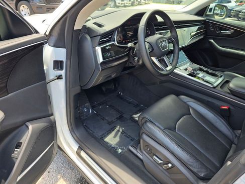 Used 2023 Audi Q8 Prestige AWD/4WD image 16