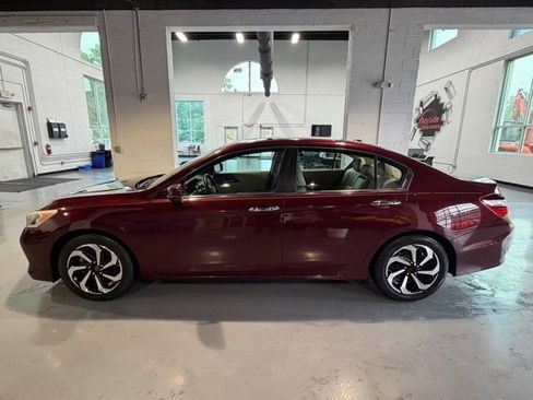 Used 2017 Honda Accord EX-L image 31