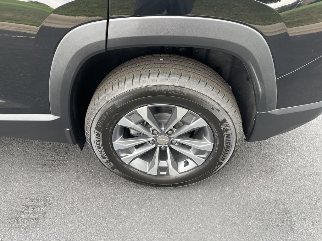 Used 2026 Chevrolet Equinox LT w/ LPO, Floor Liner Package AWD/4WD image 29