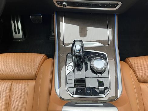 Used 2022 BMW X5 xDrive45e w/ M Sport Package AWD/4WD image 11