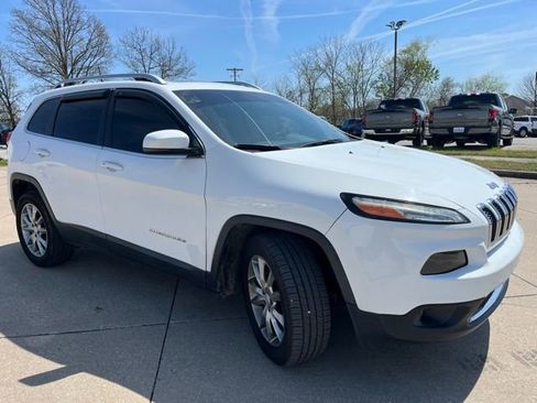 Used 2018 Jeep Cherokee Limited image 8