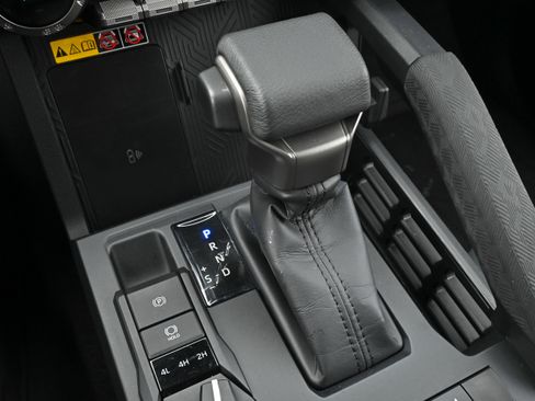 Used 2025 Toyota Tacoma Trailhunter Hybrid image 21