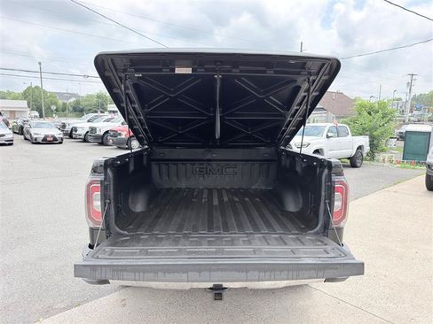 Used 2018 GMC Sierra 1500 SLT AWD/4WD image 4