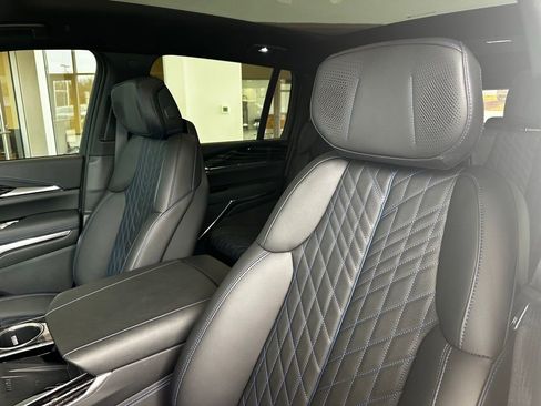 New 2025 Cadillac Escalade IQ Sport 1 w/ LPO, ONYX Package image 10