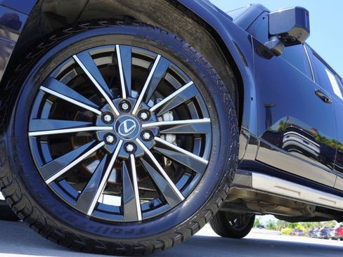 Certified 2024 Lexus GX 550 w/ Accessory Package (Z1) AWD/4WD image 11
