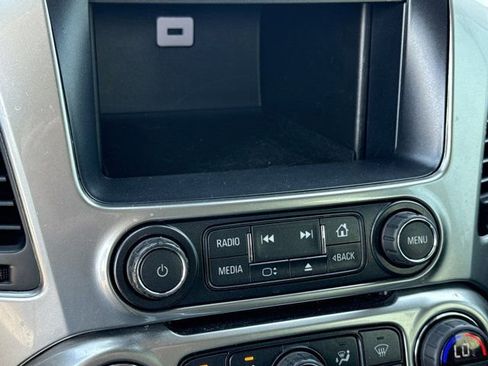 Used 2020 Chevrolet Suburban LT image 28