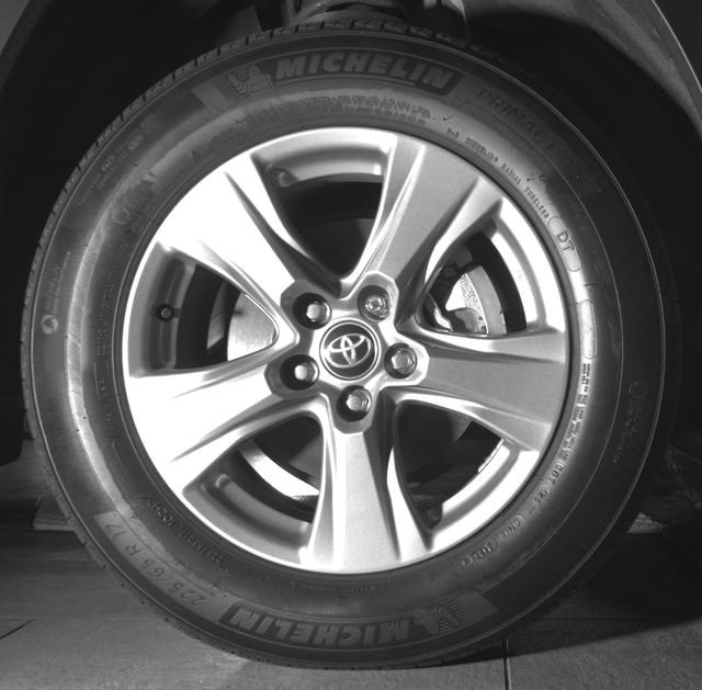 Used 2025 Toyota RAV4 XLE AWD/4WD image 11