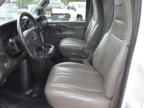 Used 2020 GMC Savana 2500 w/ Enhanced Convenience Package RWD image 9