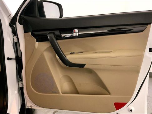 Used 2011 Kia Sorento EX w/ Premium Pkg image 26