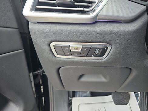 Used 2022 BMW X5 xDrive40i w/ Premium Package image 28