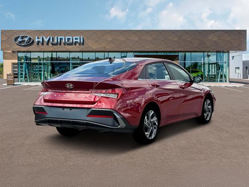 New 2025 Hyundai Elantra SEL image 7