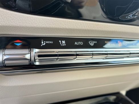 Certified 2022 Mercedes-Benz GLA 250 4MATIC image 25