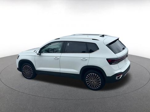 Used 2026 Volkswagen Taos SE FWD image 10