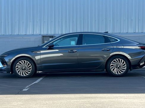 Used 2025 Hyundai Sonata Limited image 7