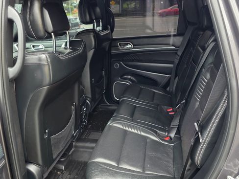 Used 2018 Jeep Grand Cherokee SRT AWD/4WD image 11