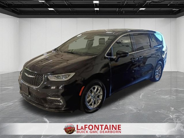 Used 2025 Chrysler Pacifica Select FWD image 1