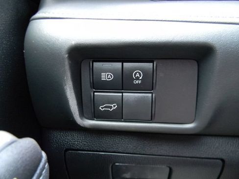 Used 2023 Toyota Highlander XLE AWD/4WD image 14