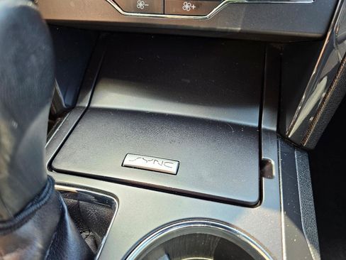 Used 2018 Ford Explorer XLT w/ Equipment Group 202A AWD/4WD image 60