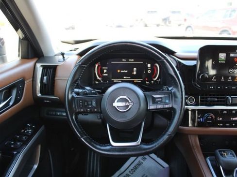 Used 2023 Nissan Pathfinder Platinum w/ Lighting Package (N93) image 23