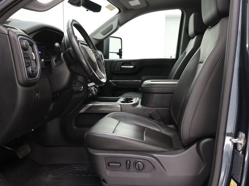 Used 2020 Chevrolet Silverado 2500 LTZ w/ LTZ Premium Package AWD/4WD image 8