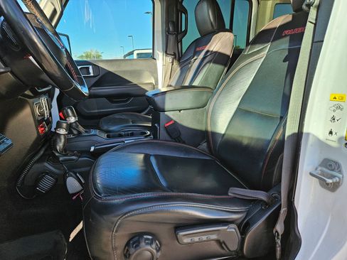 Used 2019 Jeep Wrangler Unlimited Rubicon AWD/4WD image 17